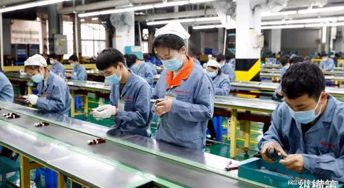为什么700万年轻人选择送外卖，而不是包吃包住的工厂？